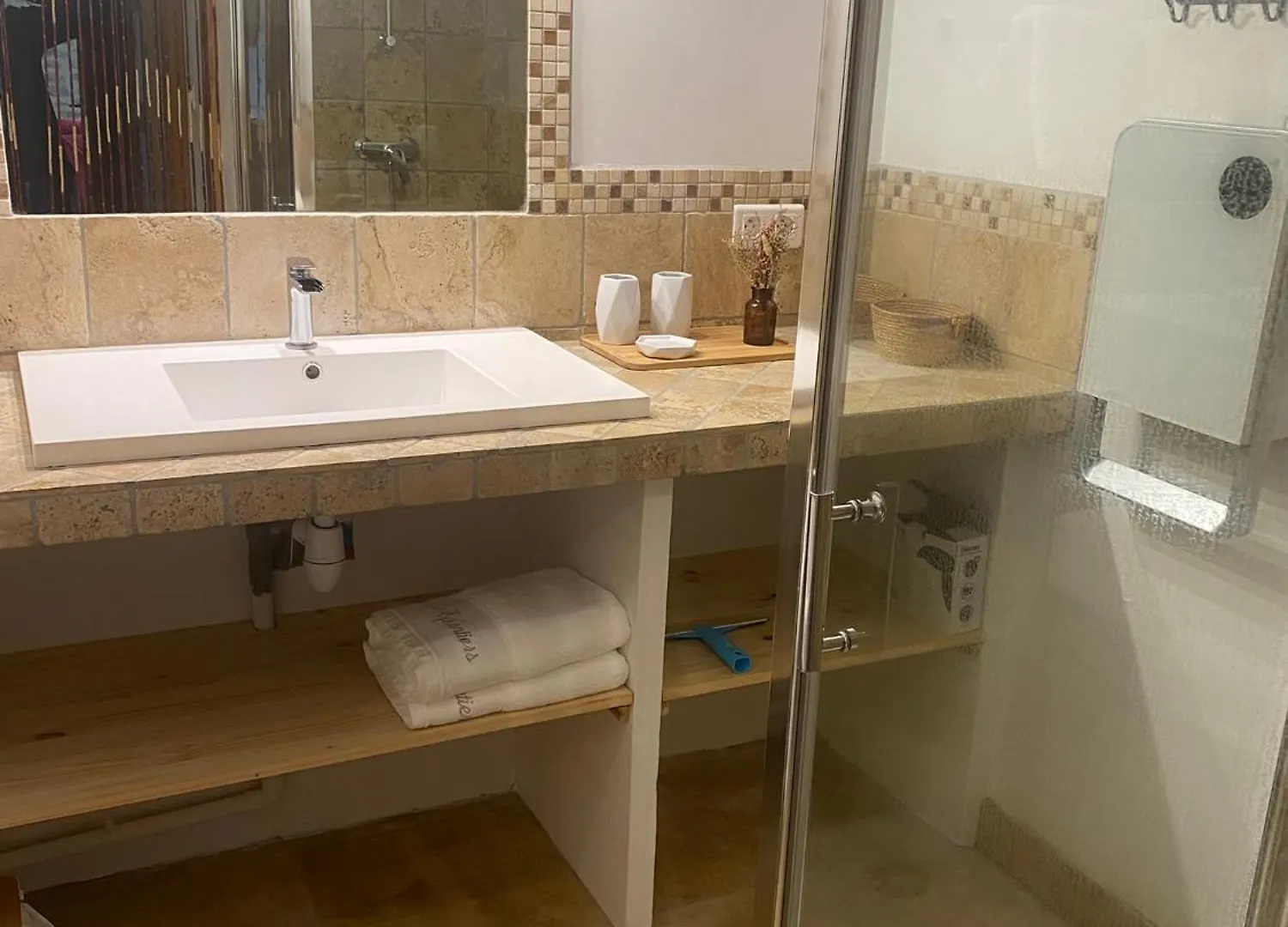 Le Mas Des Eglantiers Propiac Holiday home